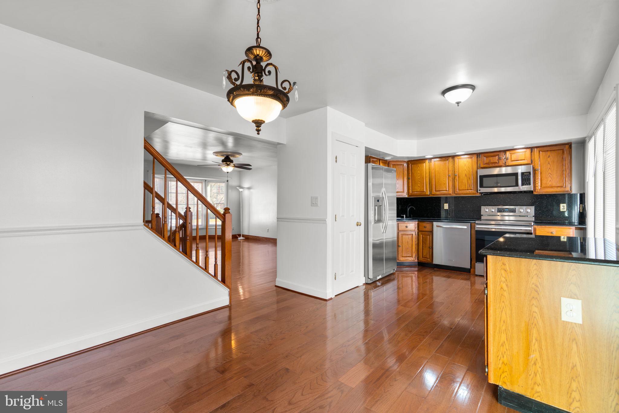 SEVEN OAKS - Residential