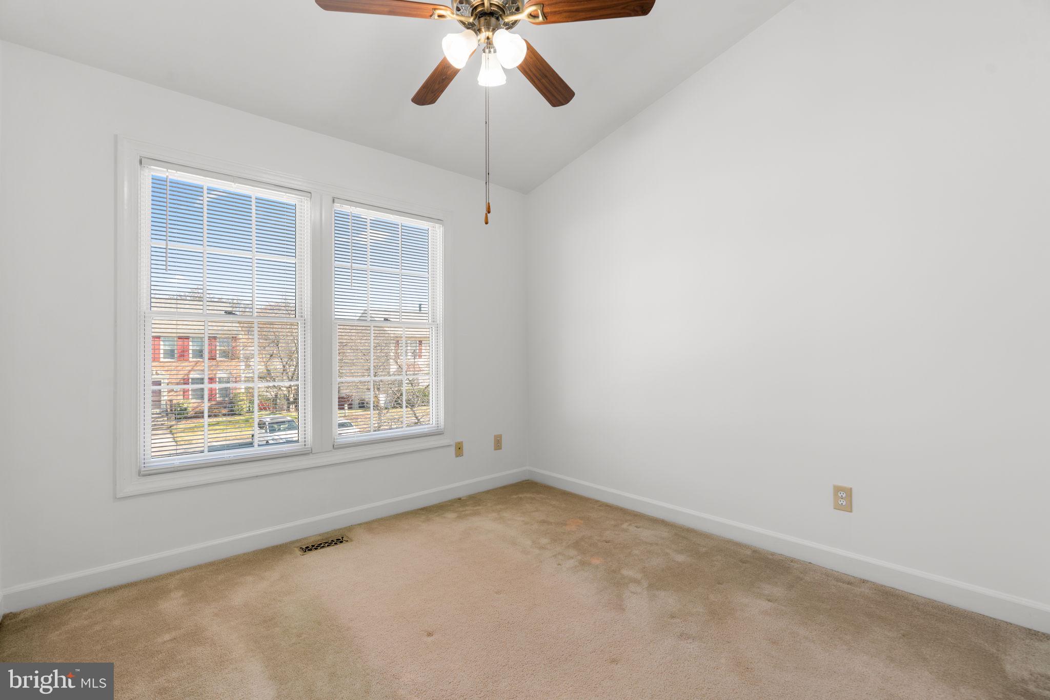 SEVEN OAKS - Residential