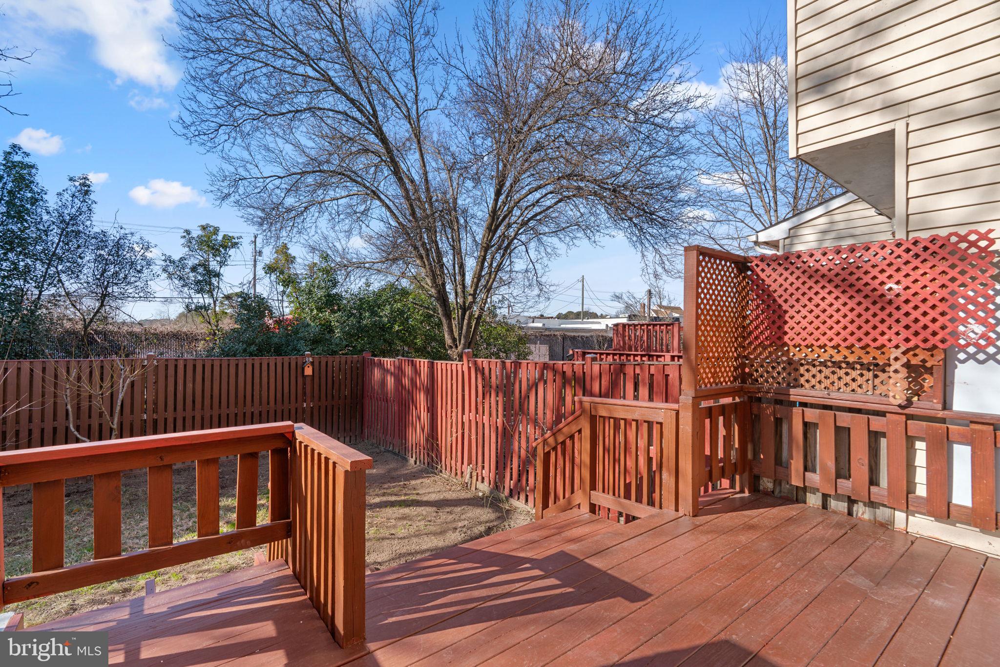 SEVEN OAKS - Residential