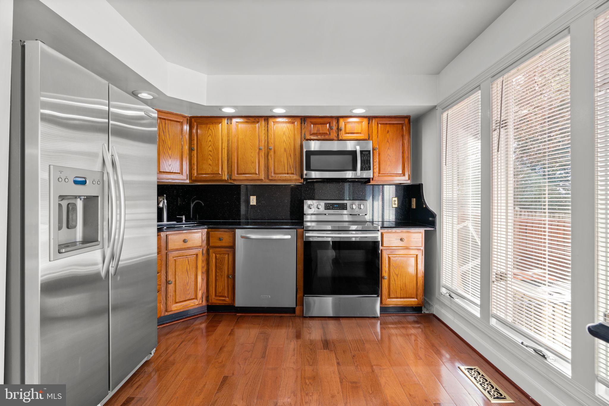 SEVEN OAKS - Residential