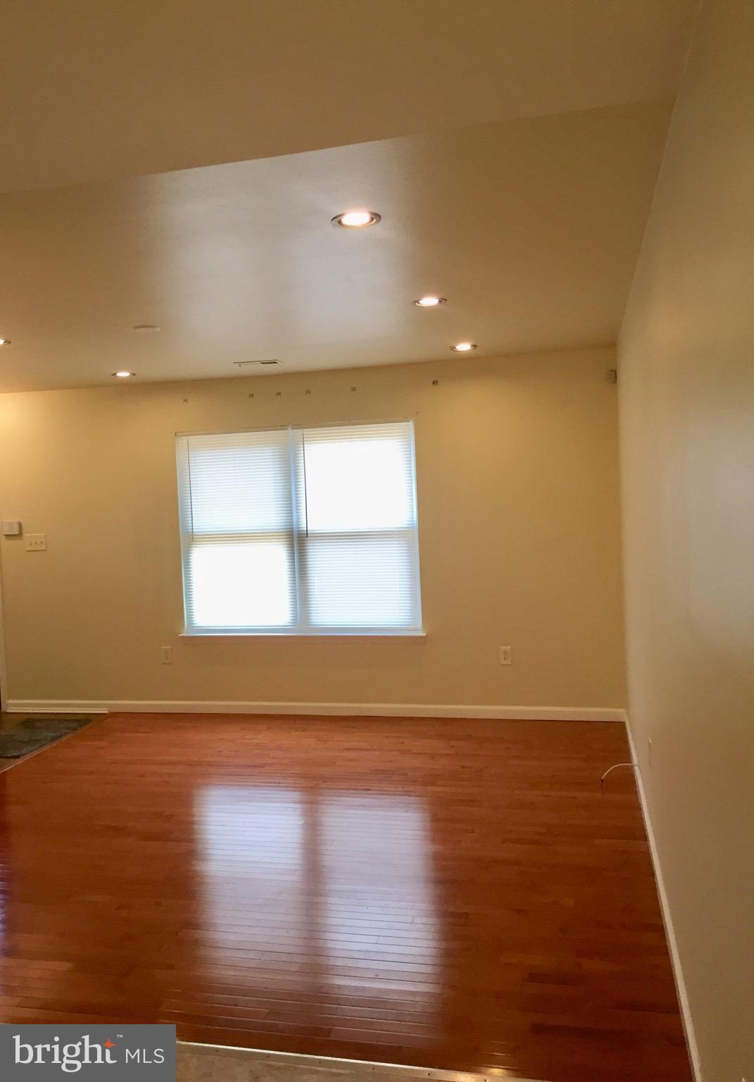 COLUMBIA HIGHLANDS - Residential Lease