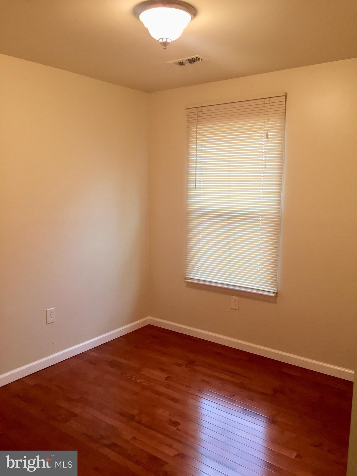 COLUMBIA HIGHLANDS - Residential Lease