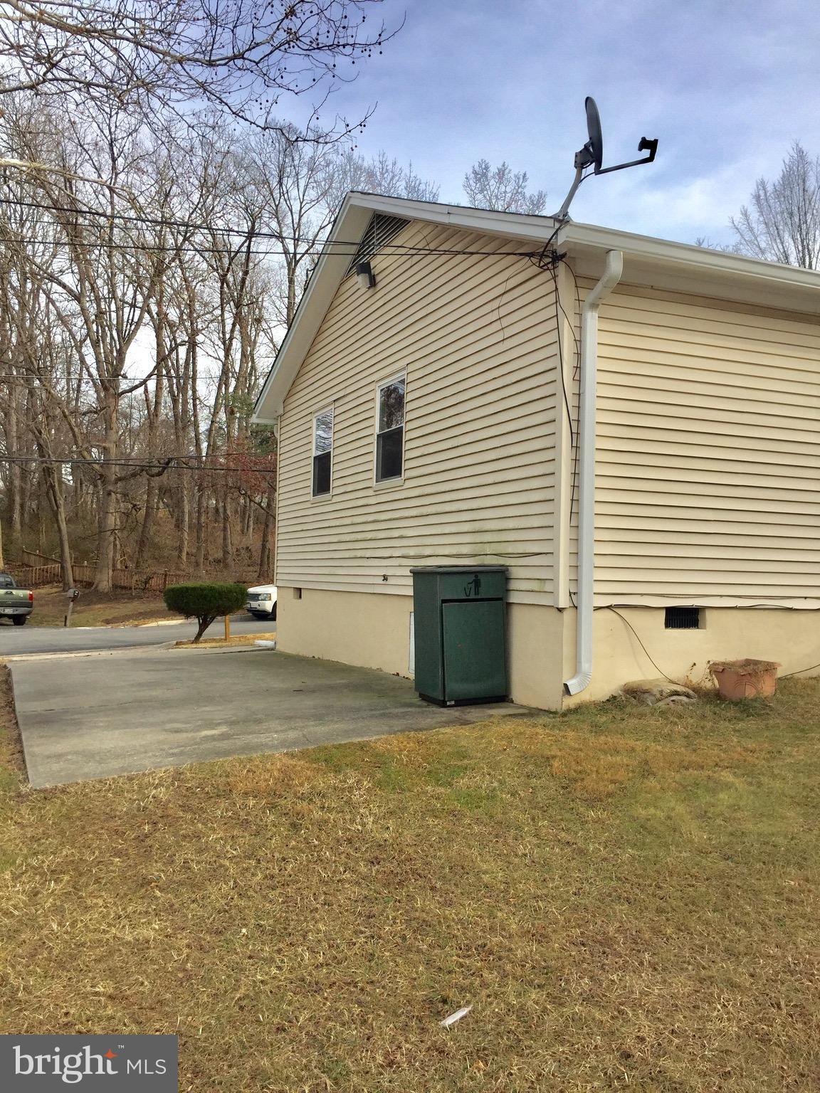 COLUMBIA HIGHLANDS - Residential Lease