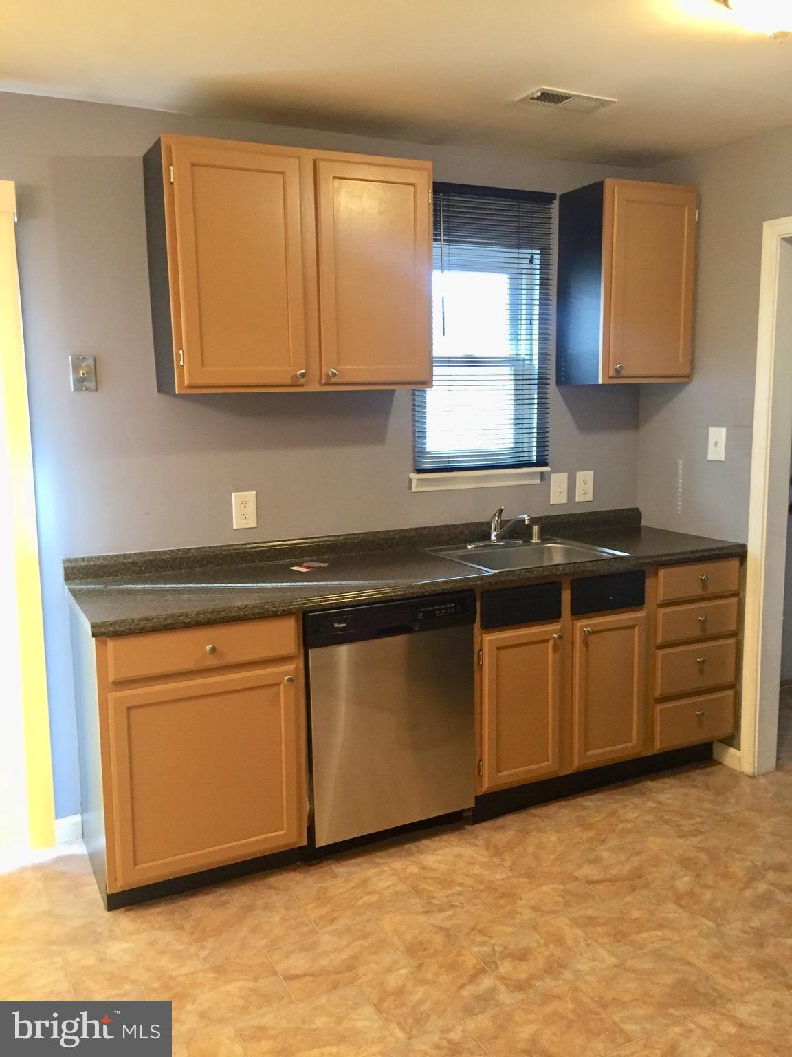 COLUMBIA HIGHLANDS - Residential Lease