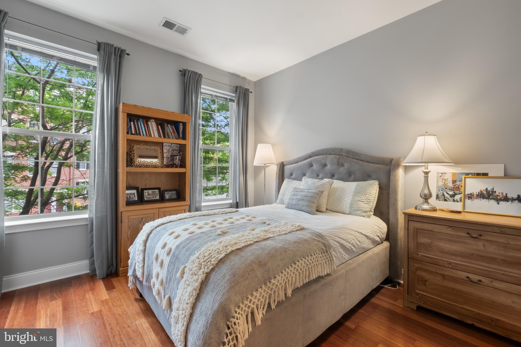 NAVAL SQUARE - Residential