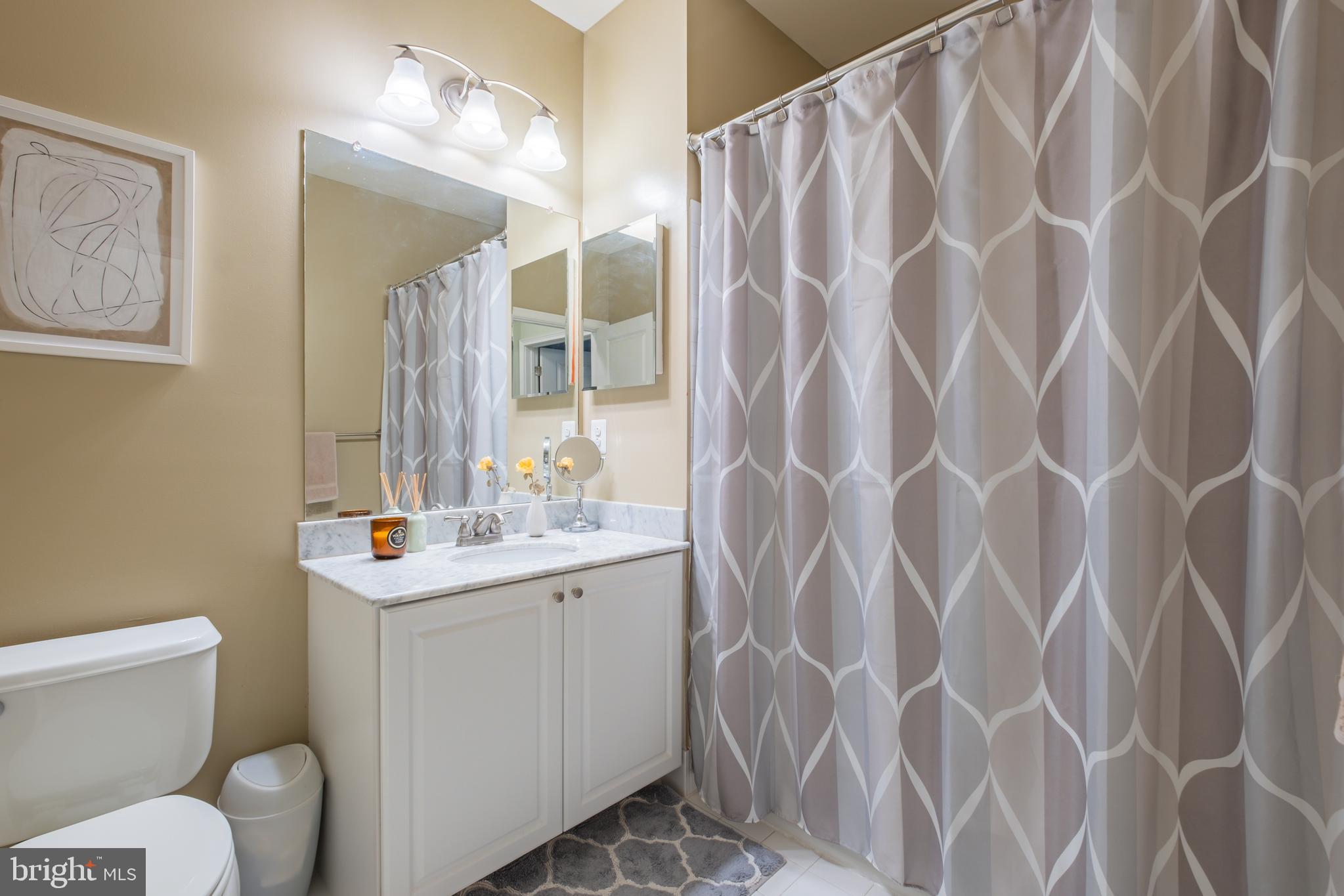 NAVAL SQUARE - Residential