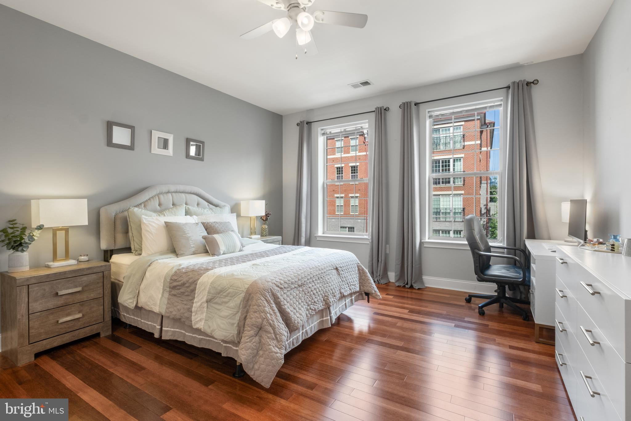 NAVAL SQUARE - Residential