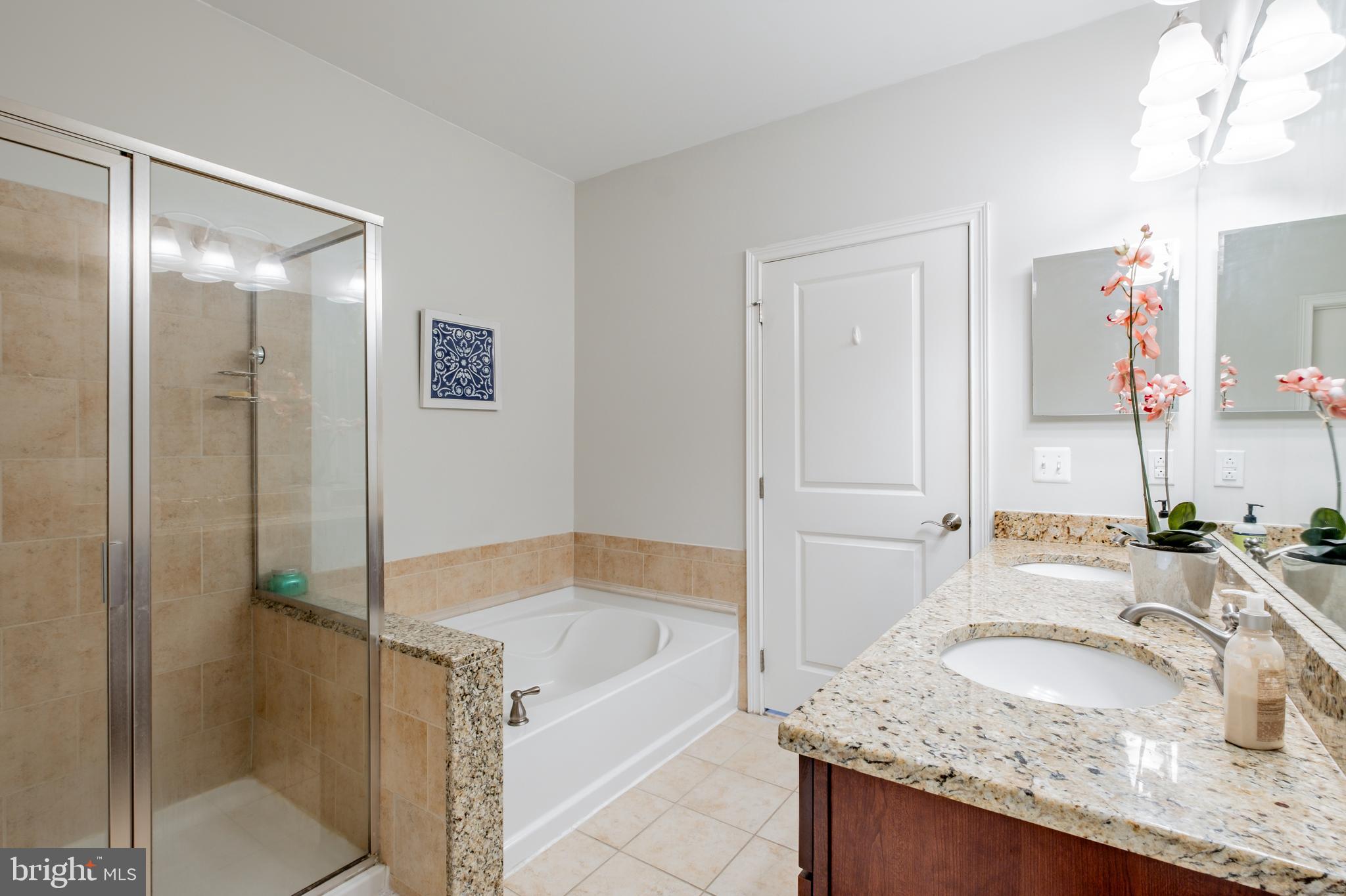 NAVAL SQUARE - Residential