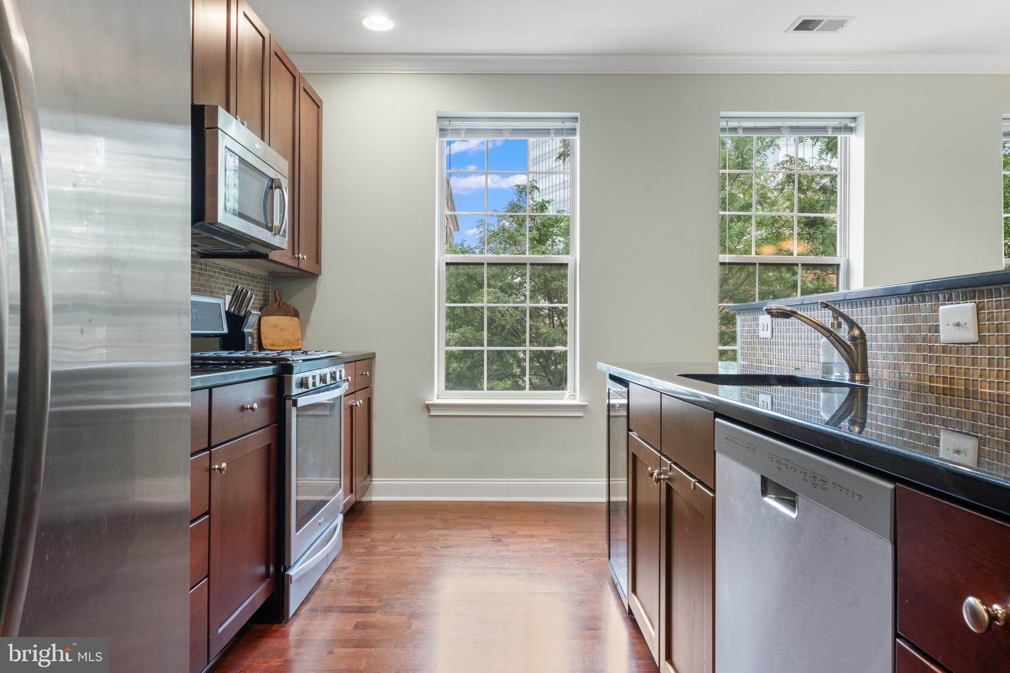 NAVAL SQUARE - Residential