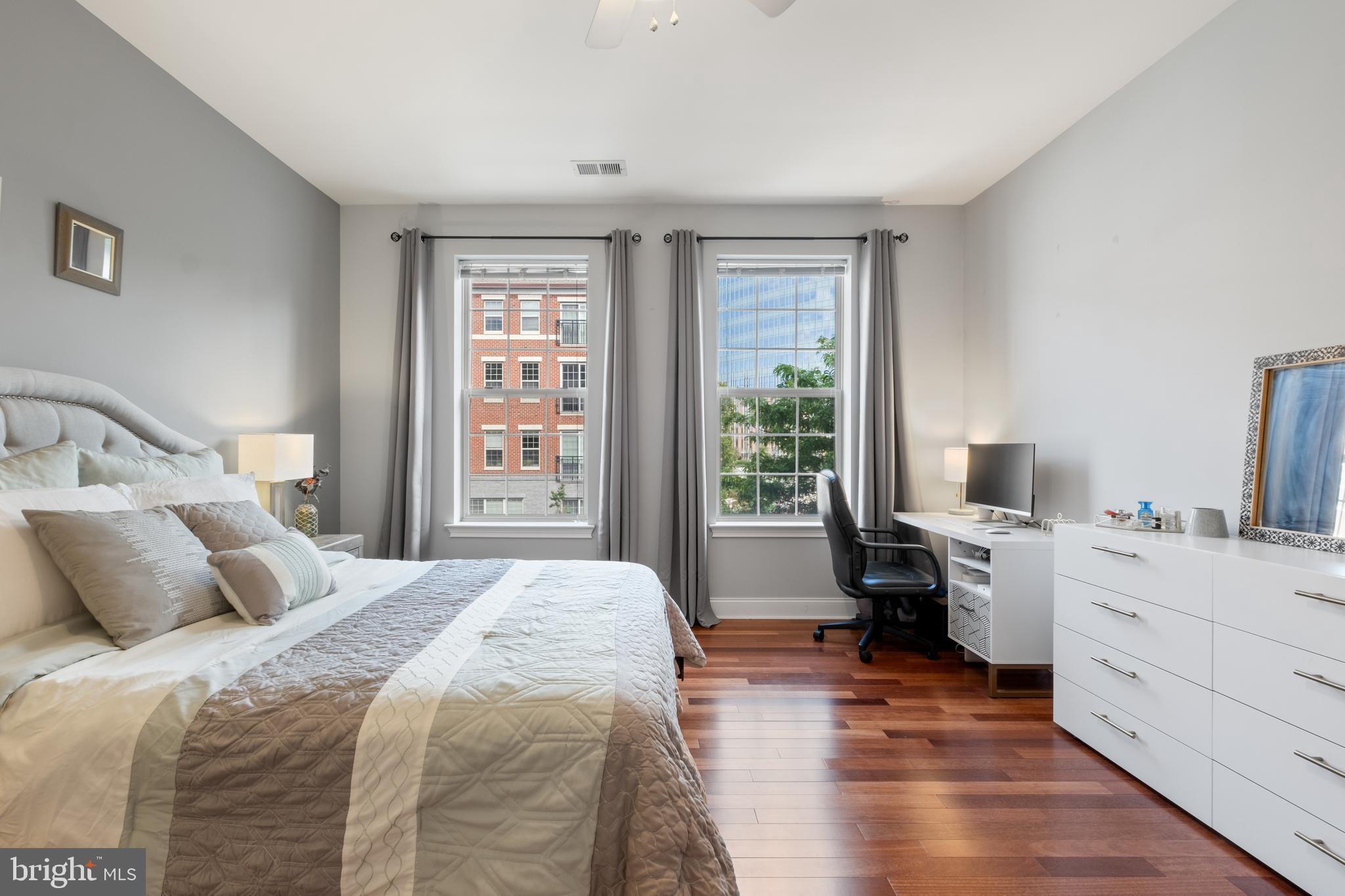 NAVAL SQUARE - Residential