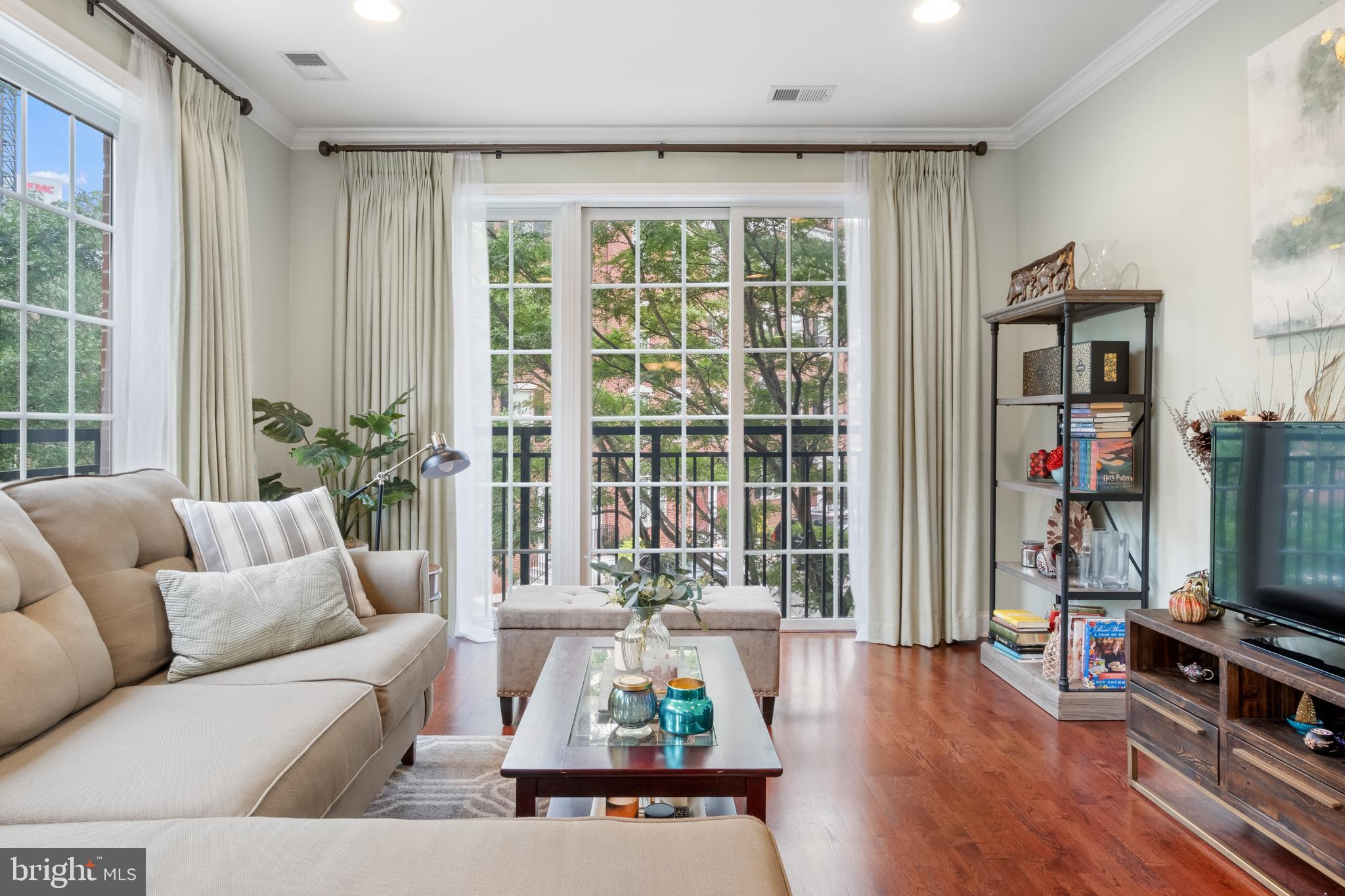 NAVAL SQUARE - Residential