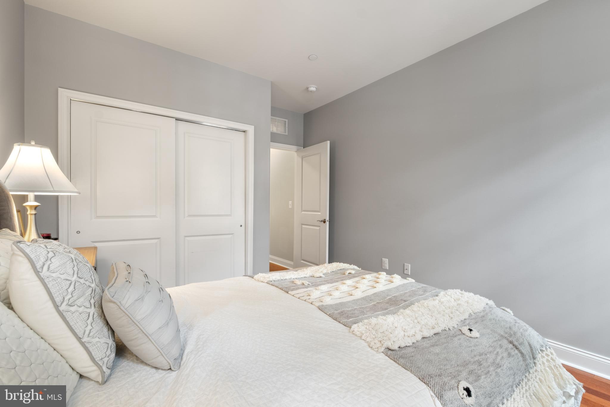 NAVAL SQUARE - Residential