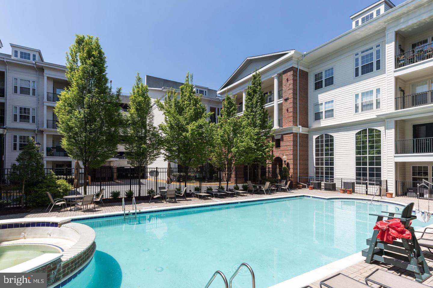 THE COLONNADE AT KENTLANDS - Residential