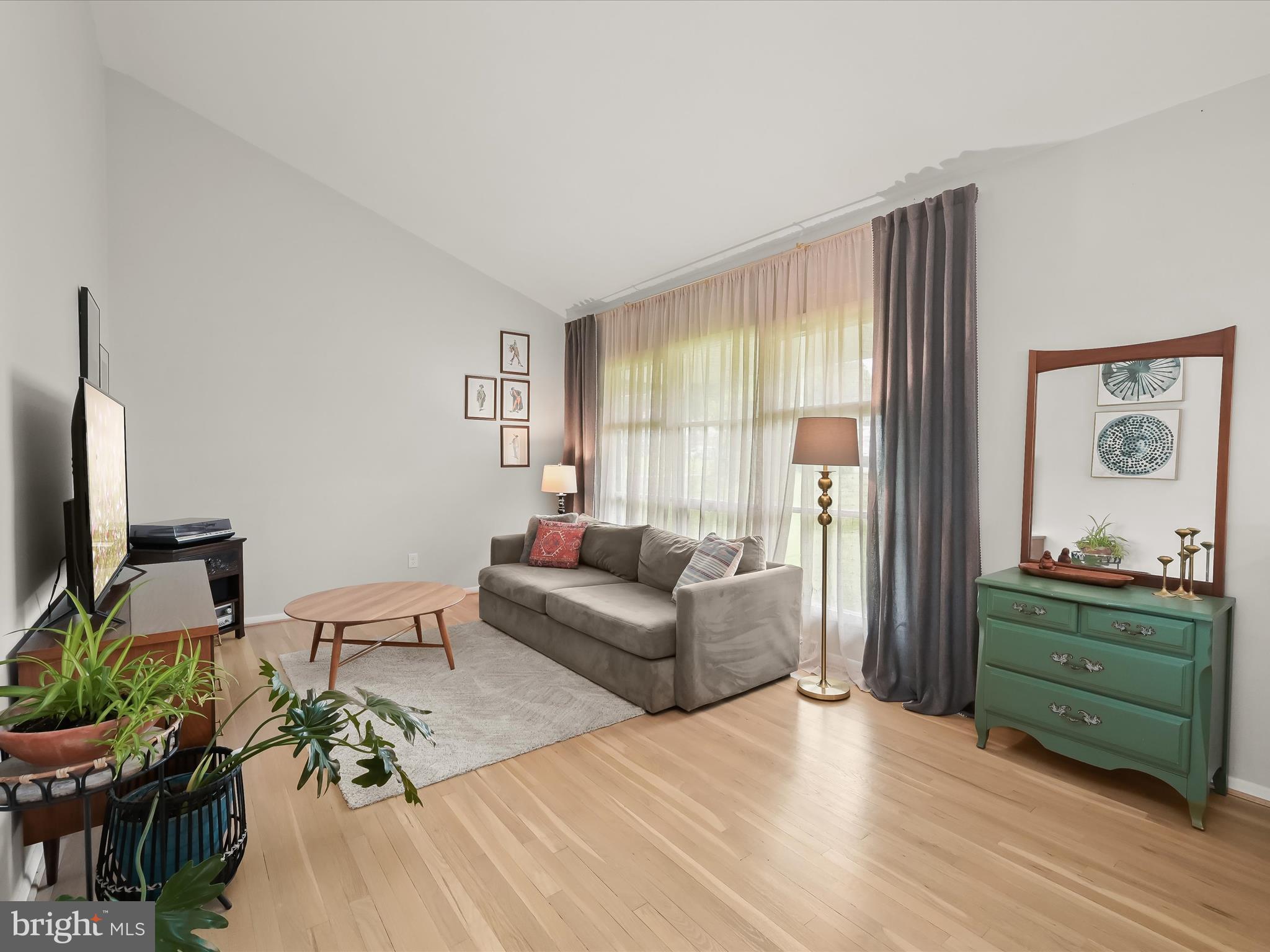 ORCHARD HILLS - Residential