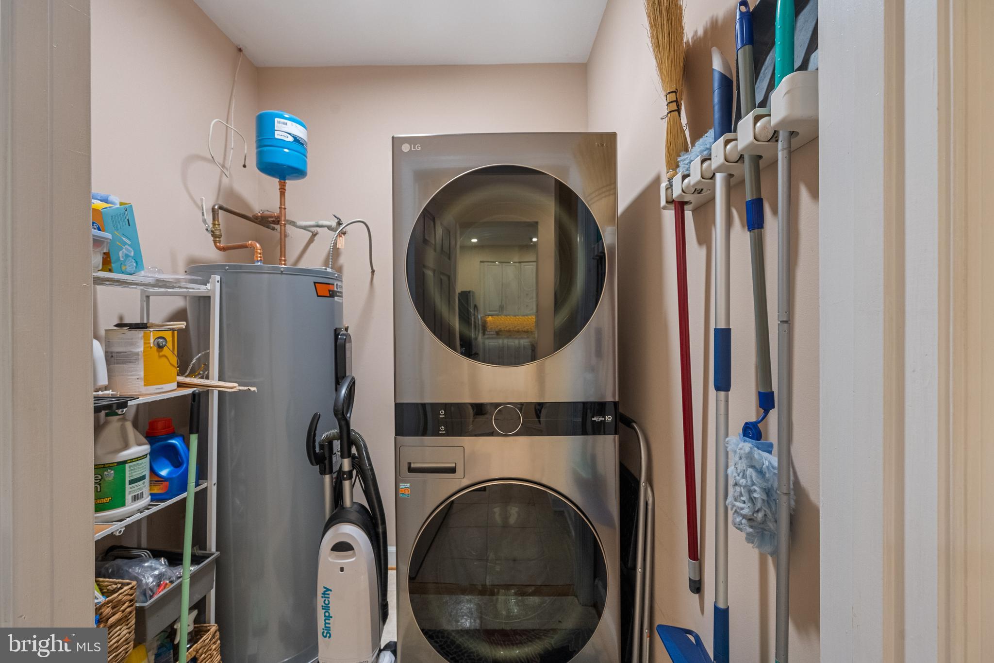 PROVIDENCE SQUARE - Residential