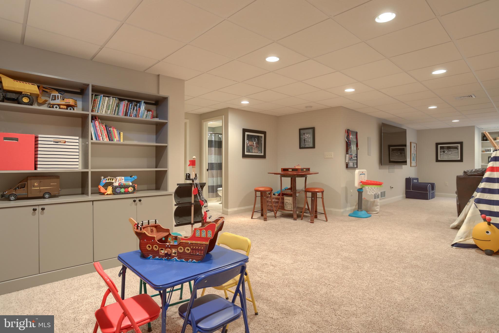 BROOK VIEW - Residential