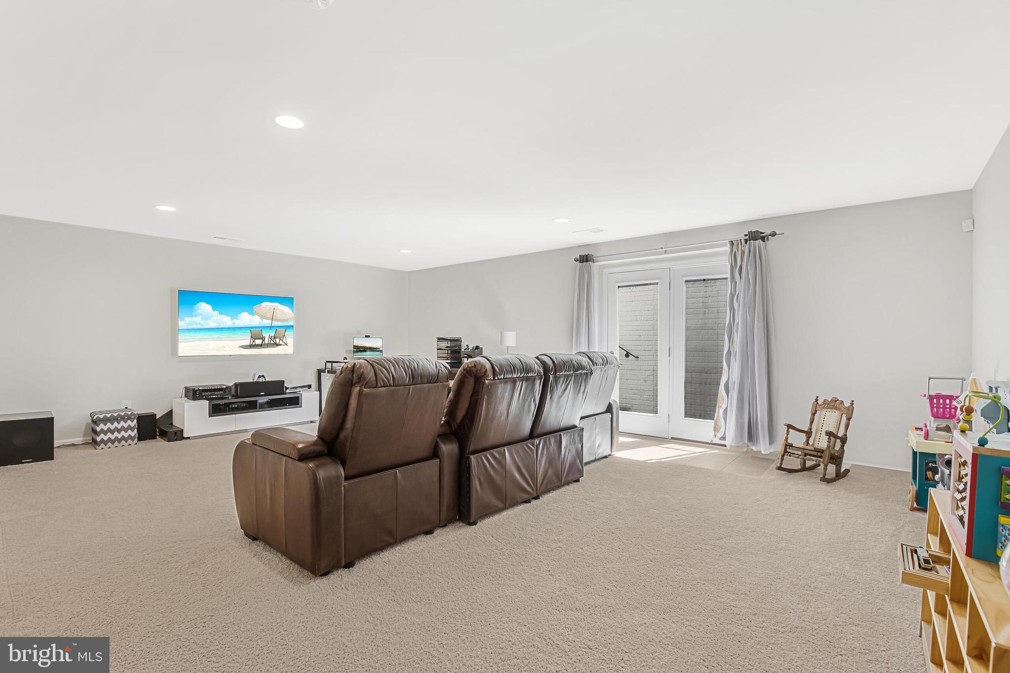 EASTVIEW AT STONE RIDGE - Residential Lease