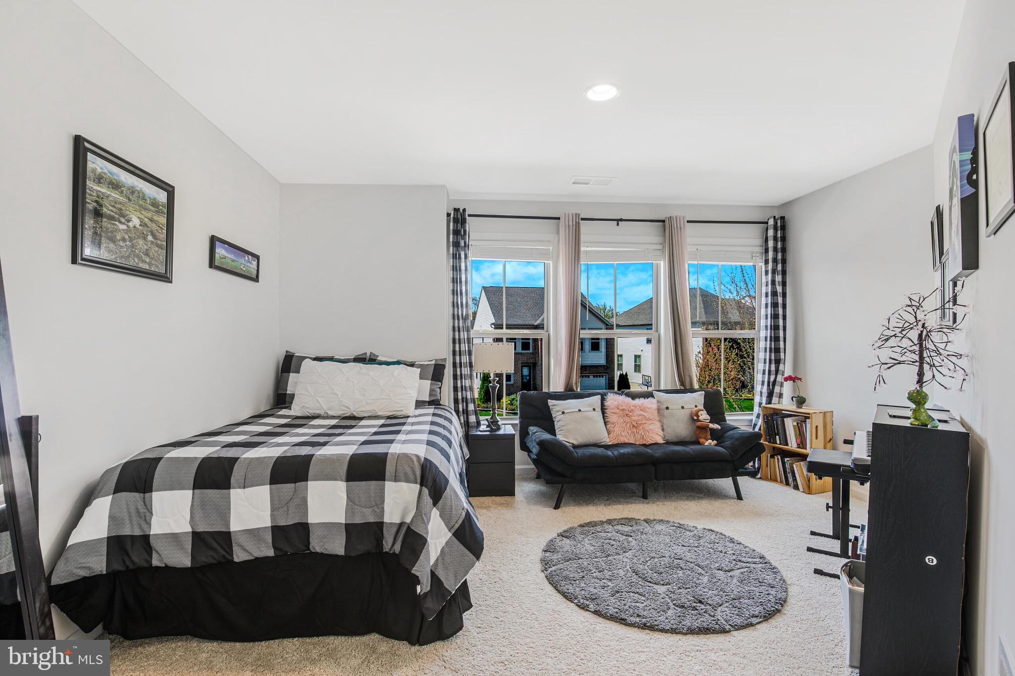 EASTVIEW AT STONE RIDGE - Residential Lease