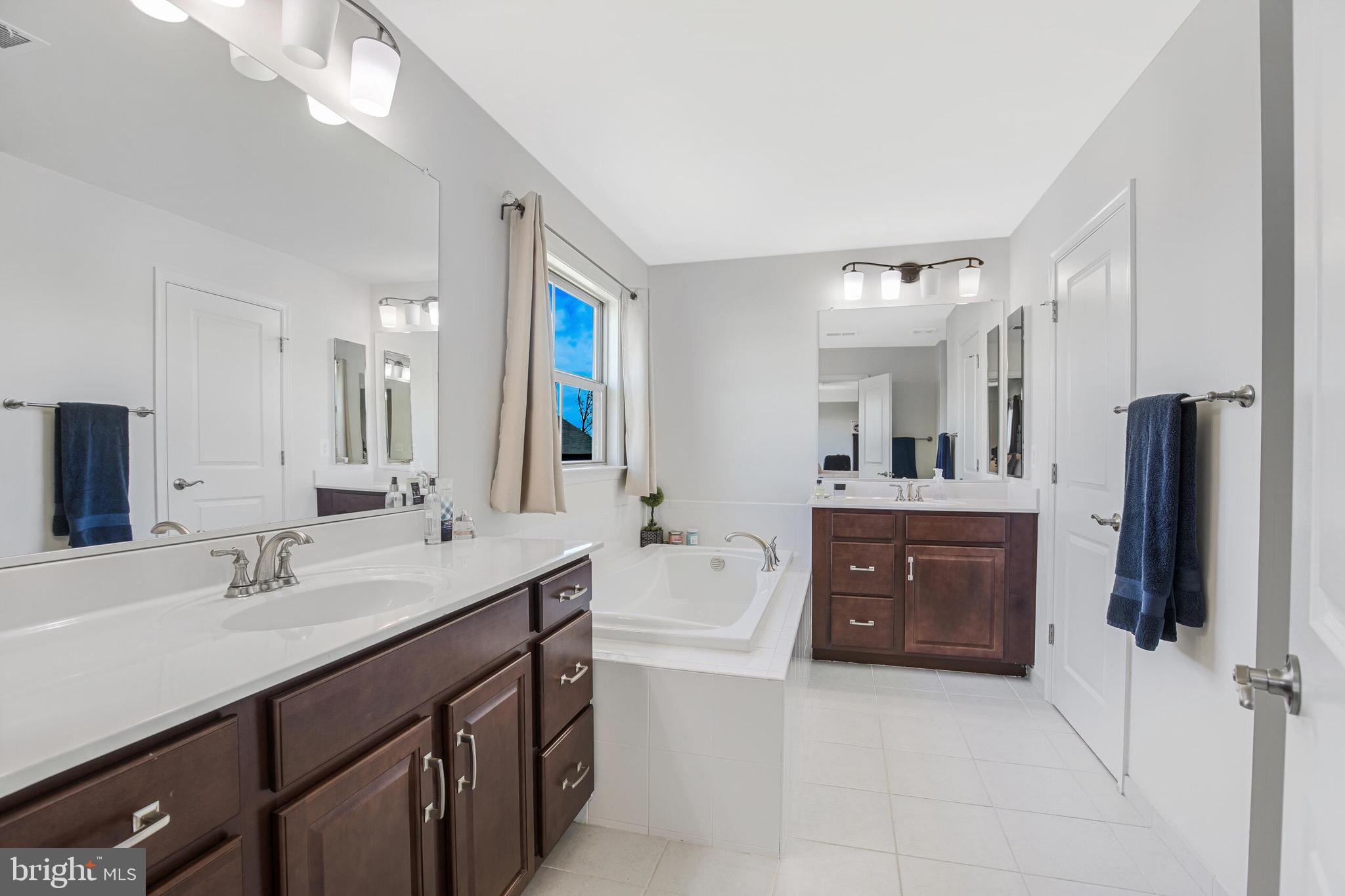 EASTVIEW AT STONE RIDGE - Residential Lease