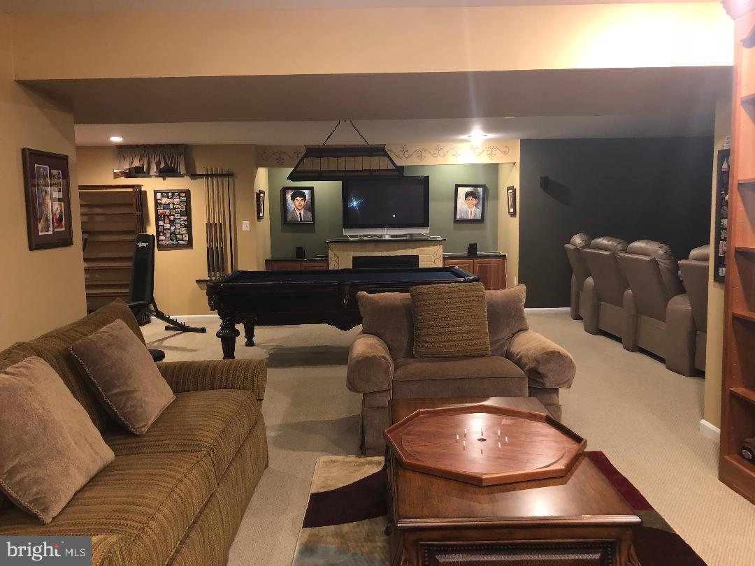 EDGE HILL - Residential Lease