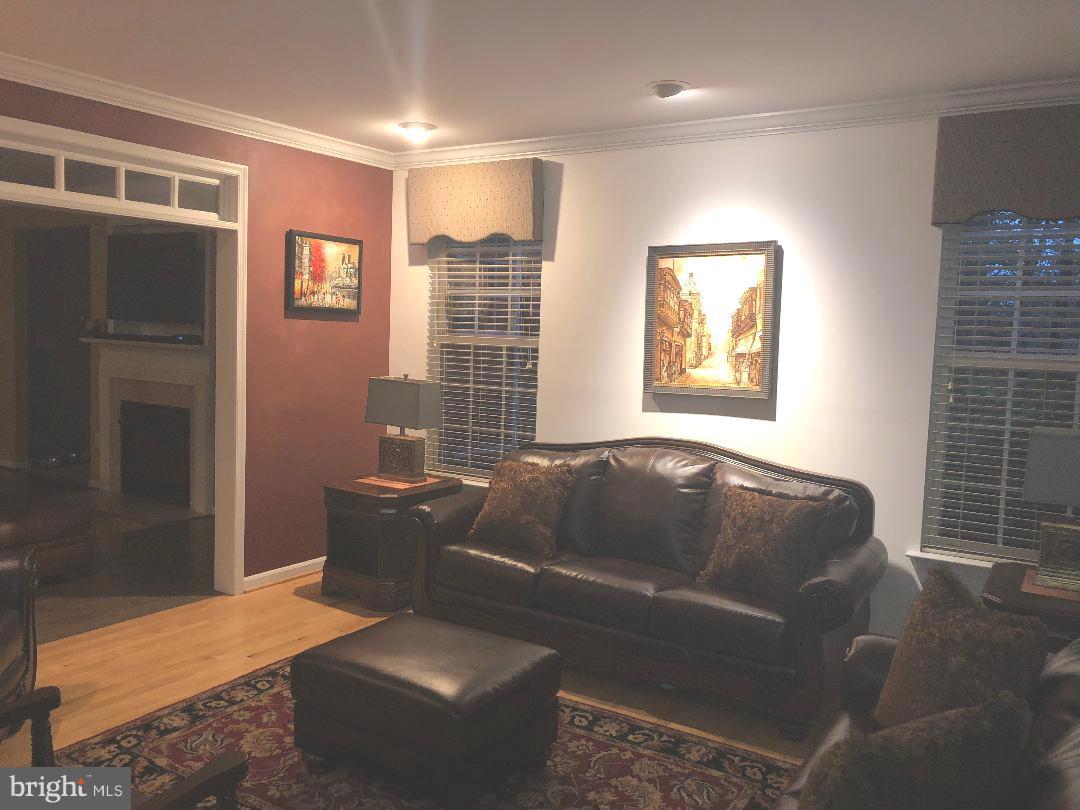 EDGE HILL - Residential Lease