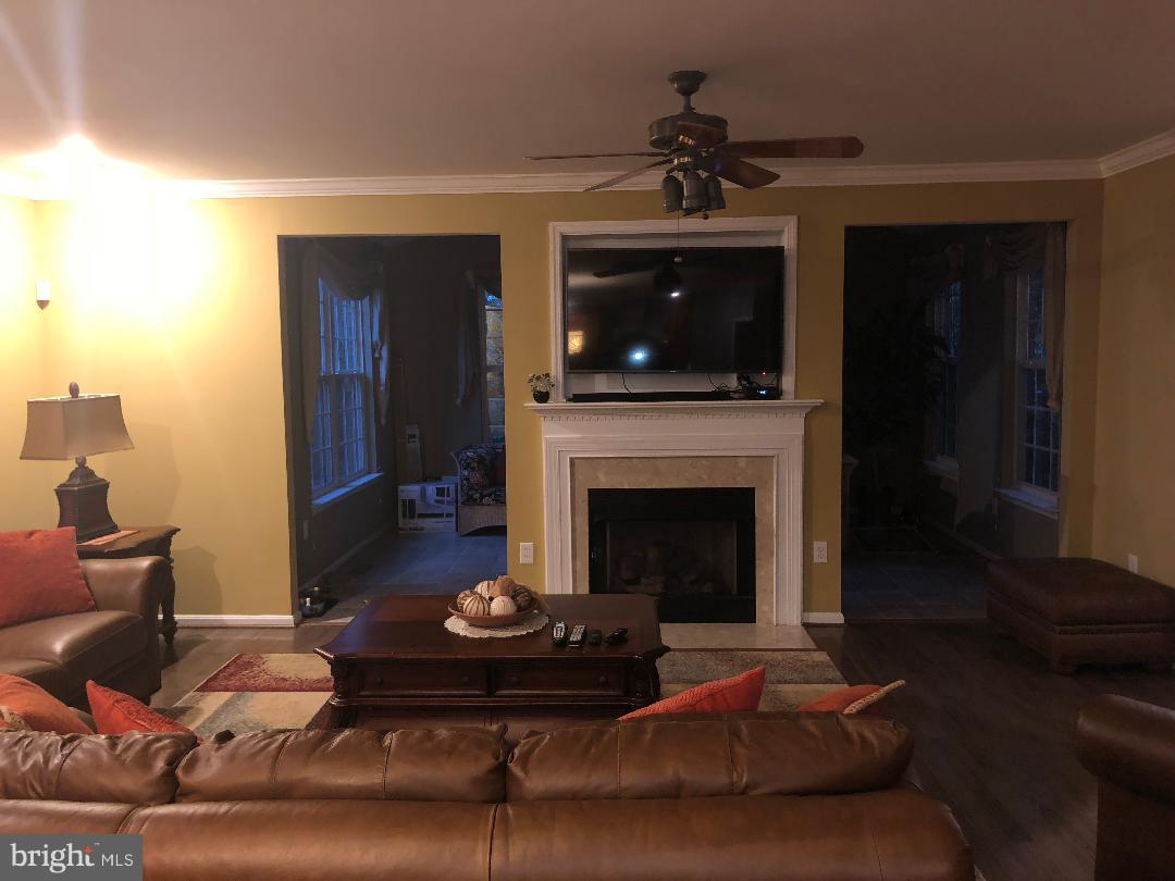 EDGE HILL - Residential Lease