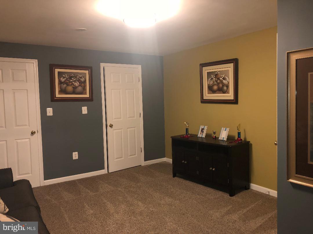 EDGE HILL - Residential Lease