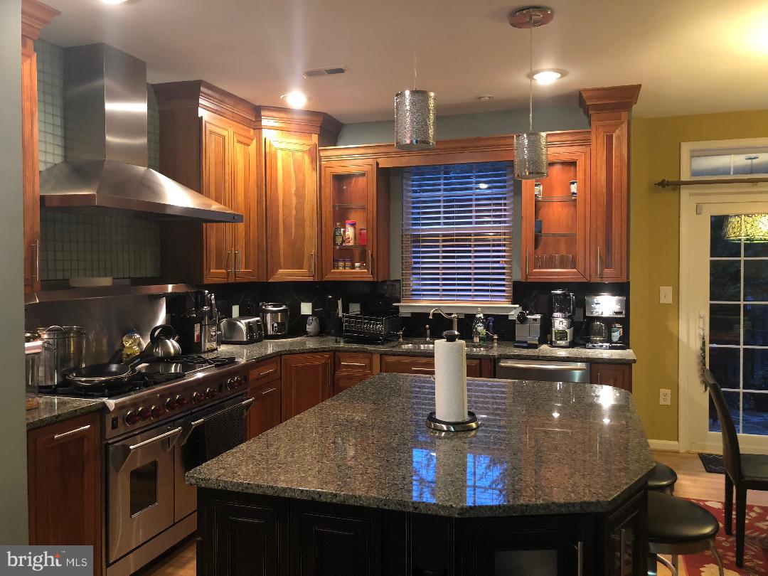 EDGE HILL - Residential Lease