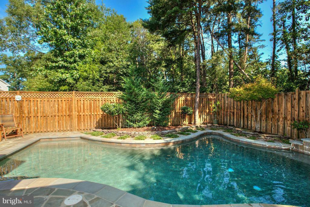 EDGE HILL - Residential Lease