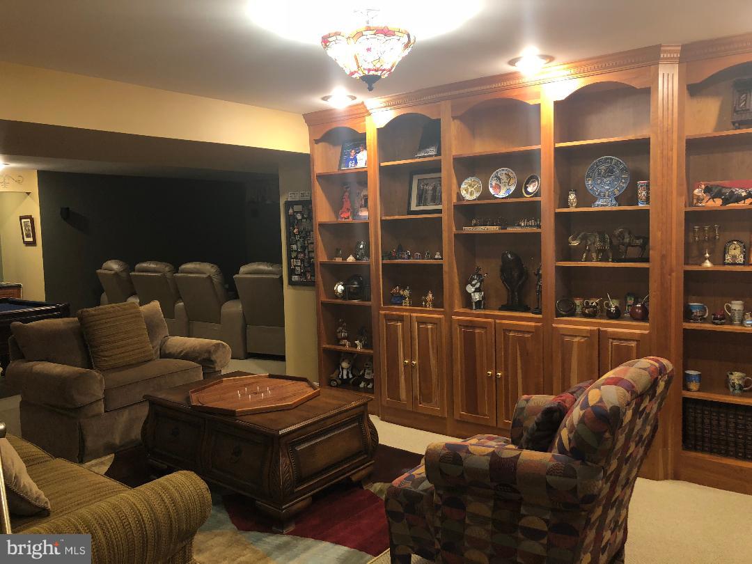 EDGE HILL - Residential Lease