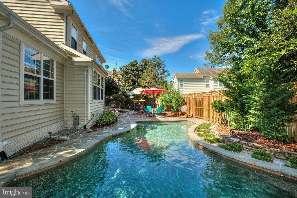 EDGE HILL - Residential Lease