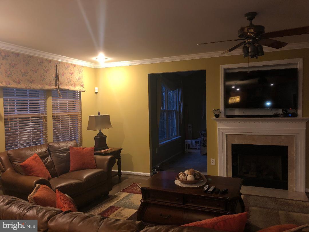 EDGE HILL - Residential Lease