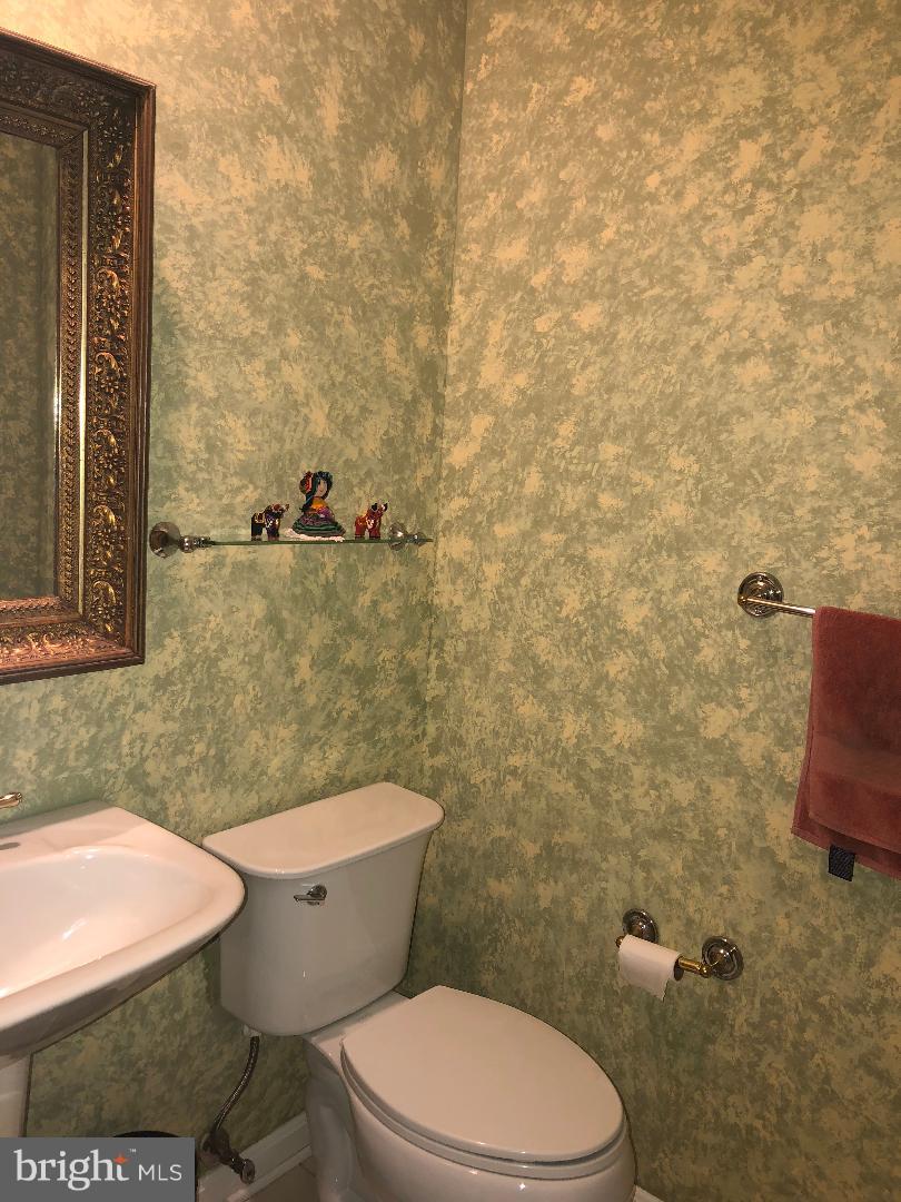 EDGE HILL - Residential Lease