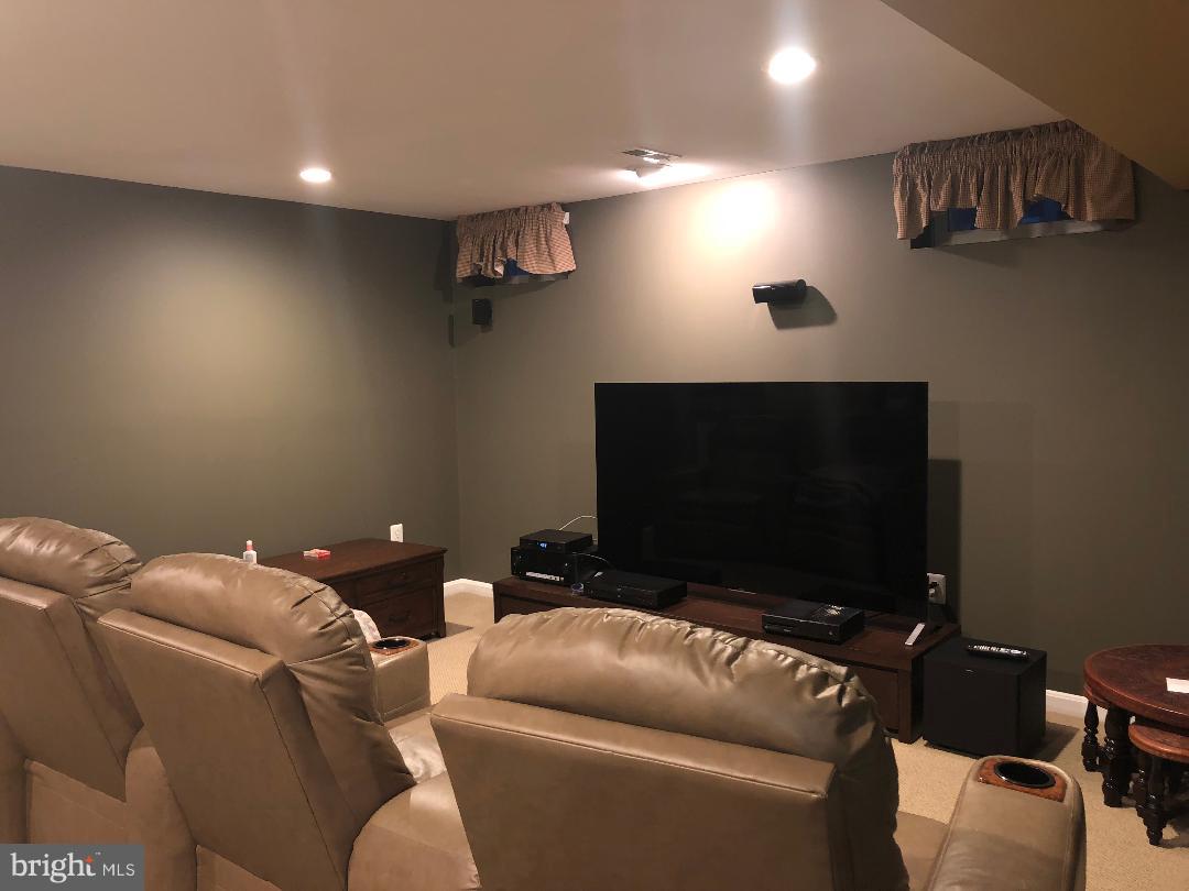 EDGE HILL - Residential Lease