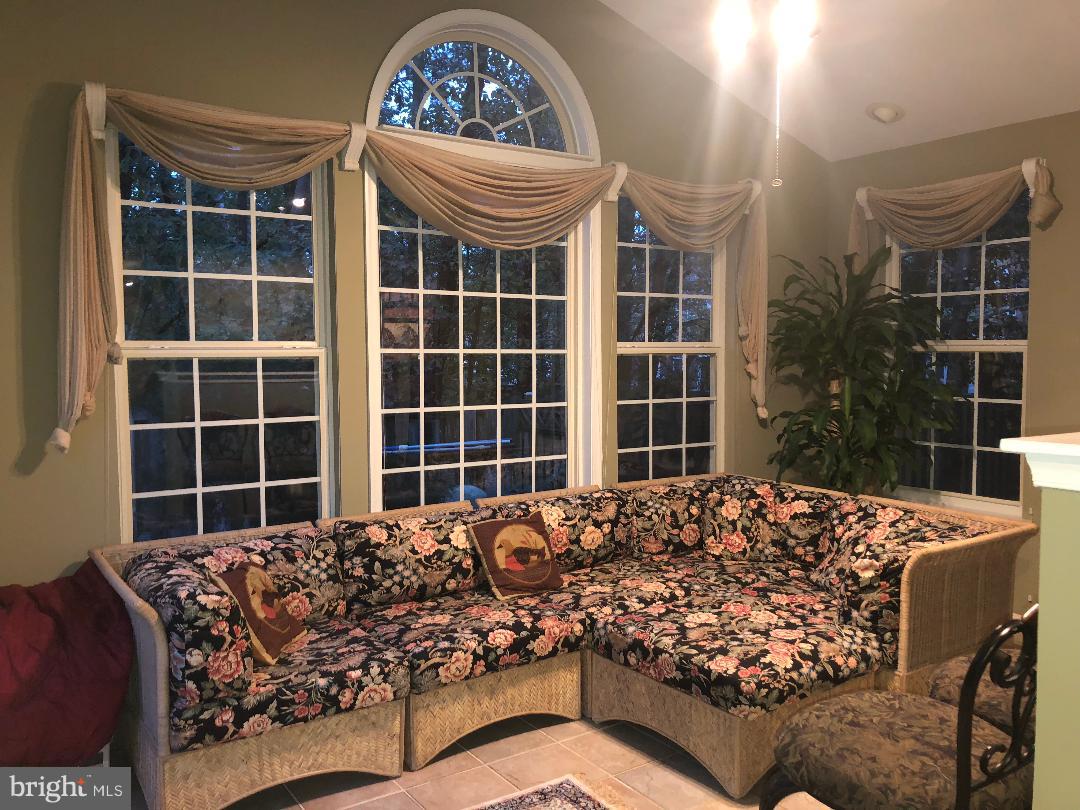 EDGE HILL - Residential Lease