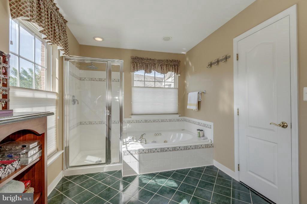 EDGE HILL - Residential Lease