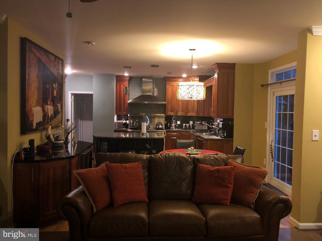 EDGE HILL - Residential Lease