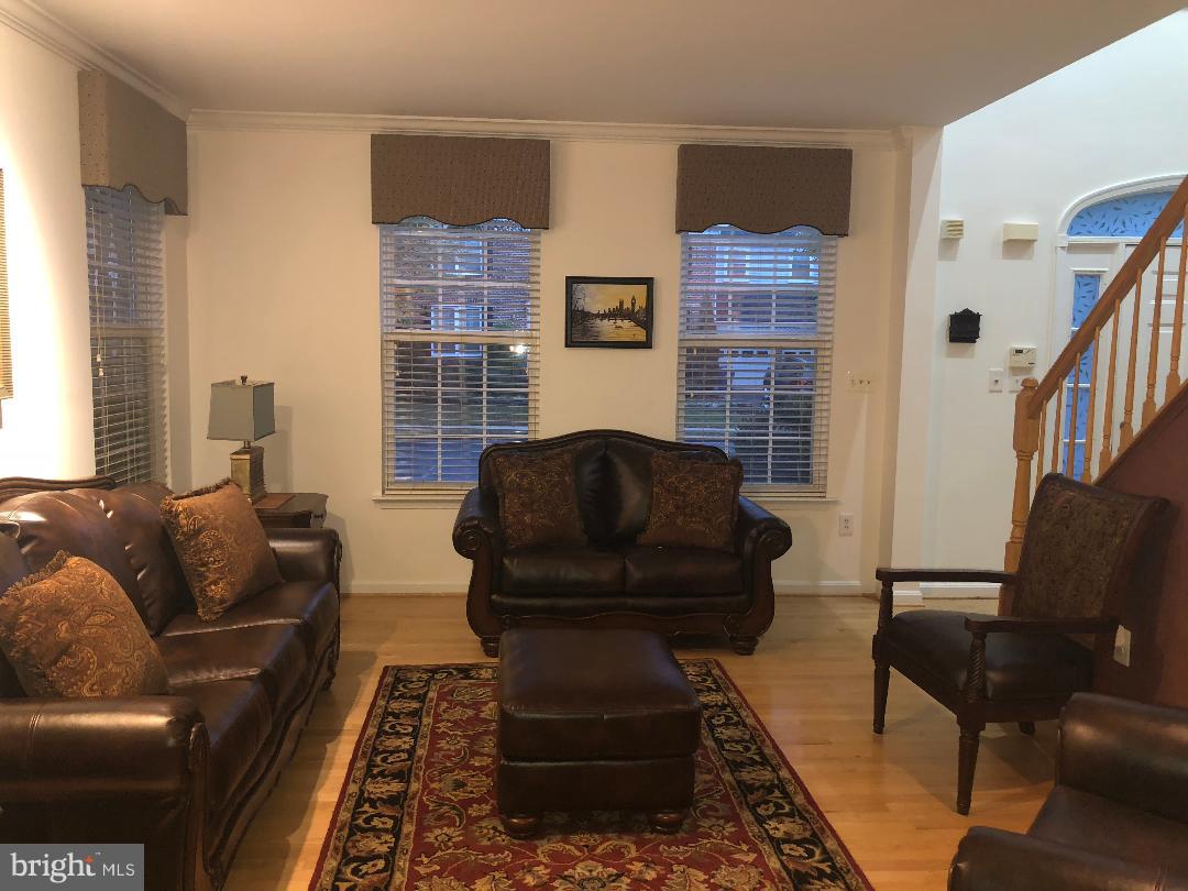 EDGE HILL - Residential Lease