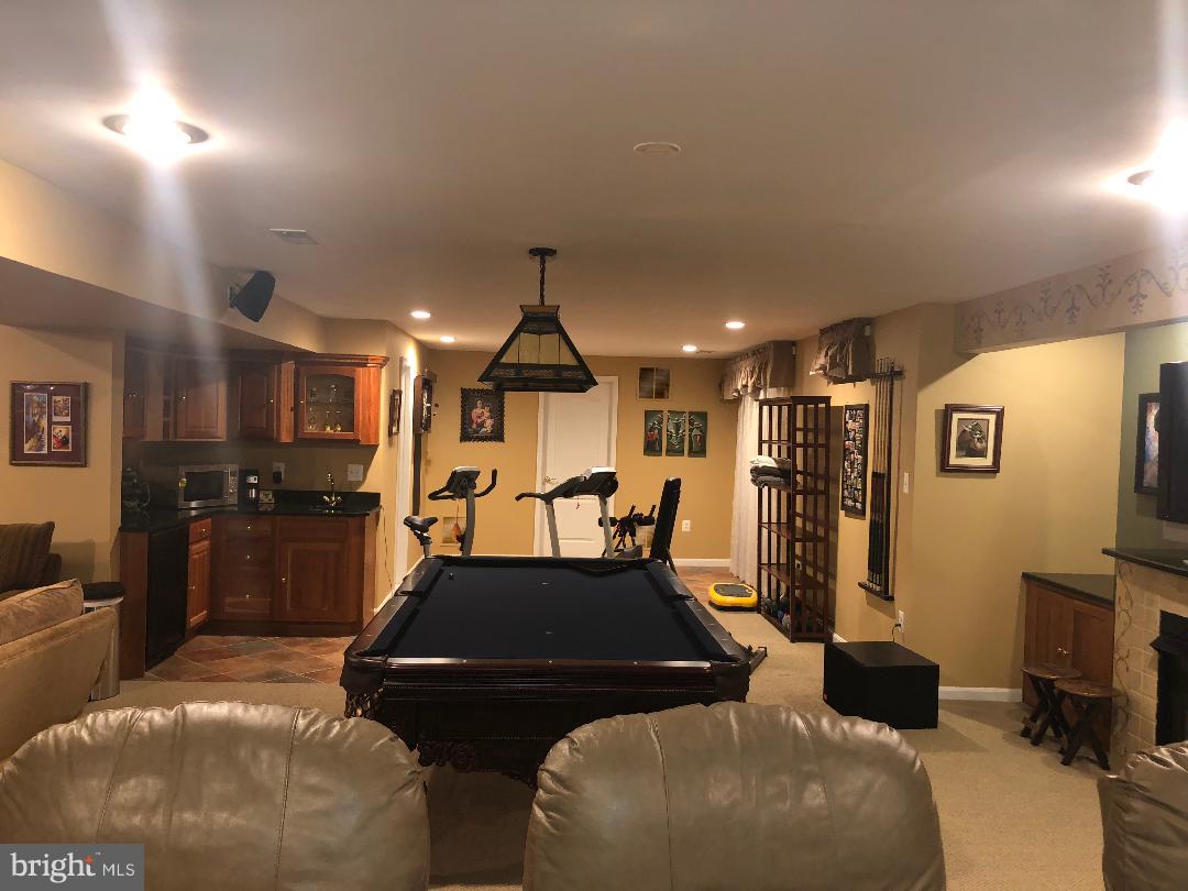 EDGE HILL - Residential Lease