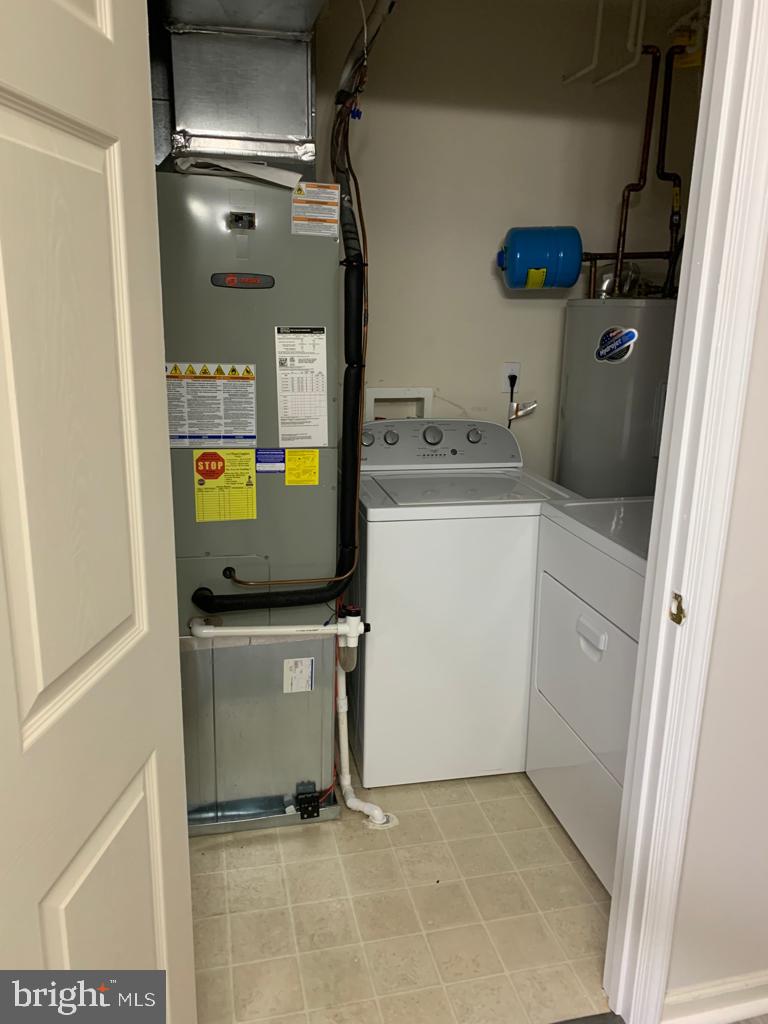 BROOKWOOD - Residential Lease