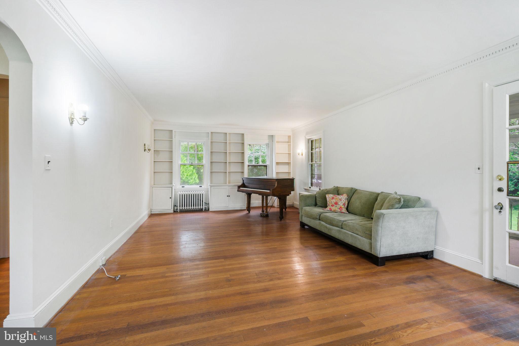 106 RUSSELL AVENUE