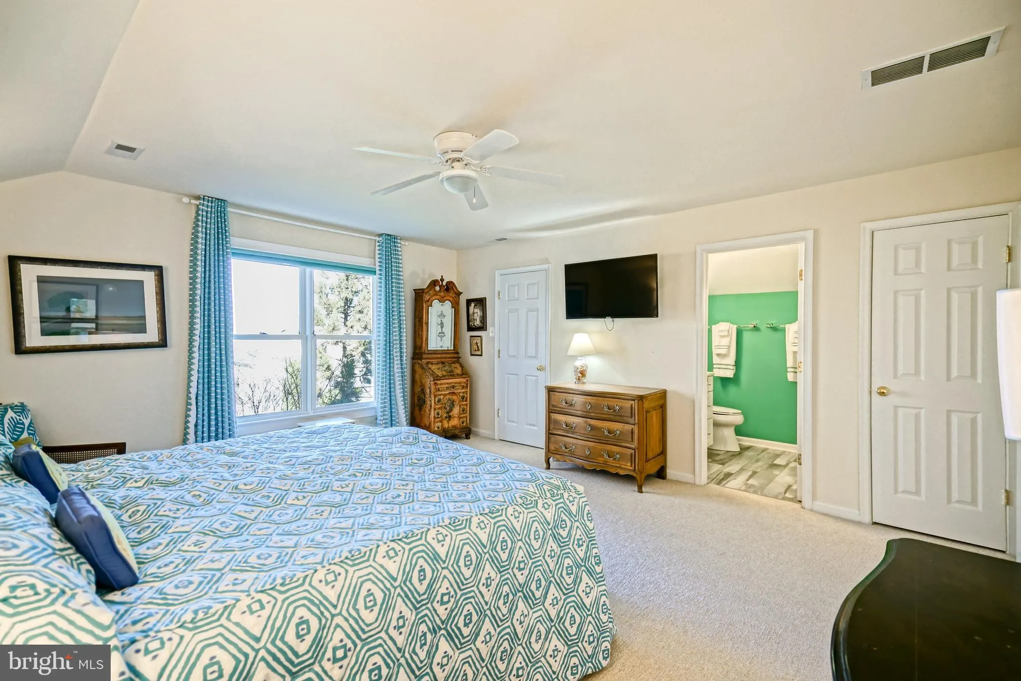 Rehoboth Beach, Delaware 19971, United States, 4 Bedrooms Bedrooms, ,5 BathroomsBathrooms,Residential,Pending,28645