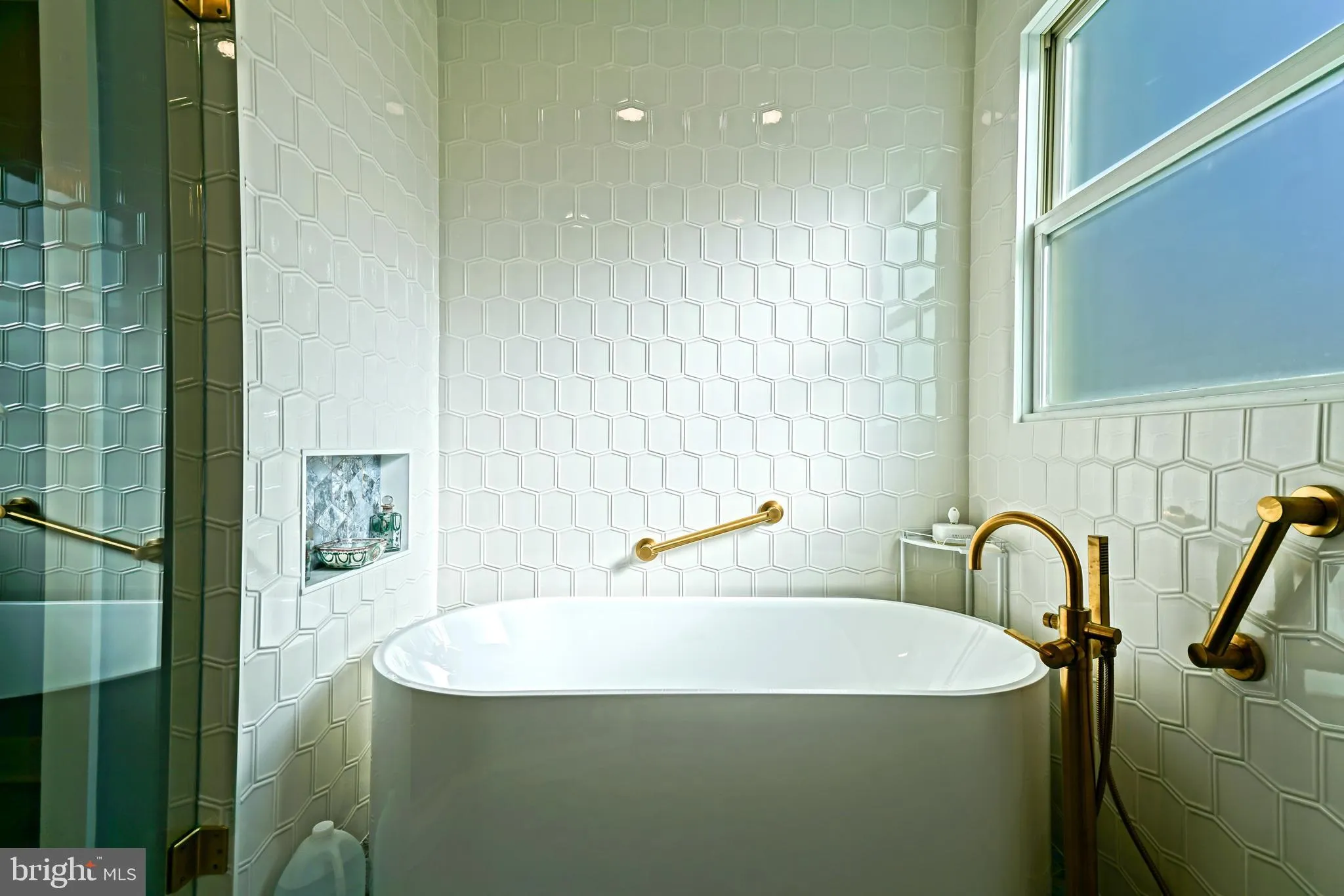 Rehoboth Beach, Delaware 19971, United States, 4 Bedrooms Bedrooms, ,5 BathroomsBathrooms,Residential,Pending,28645