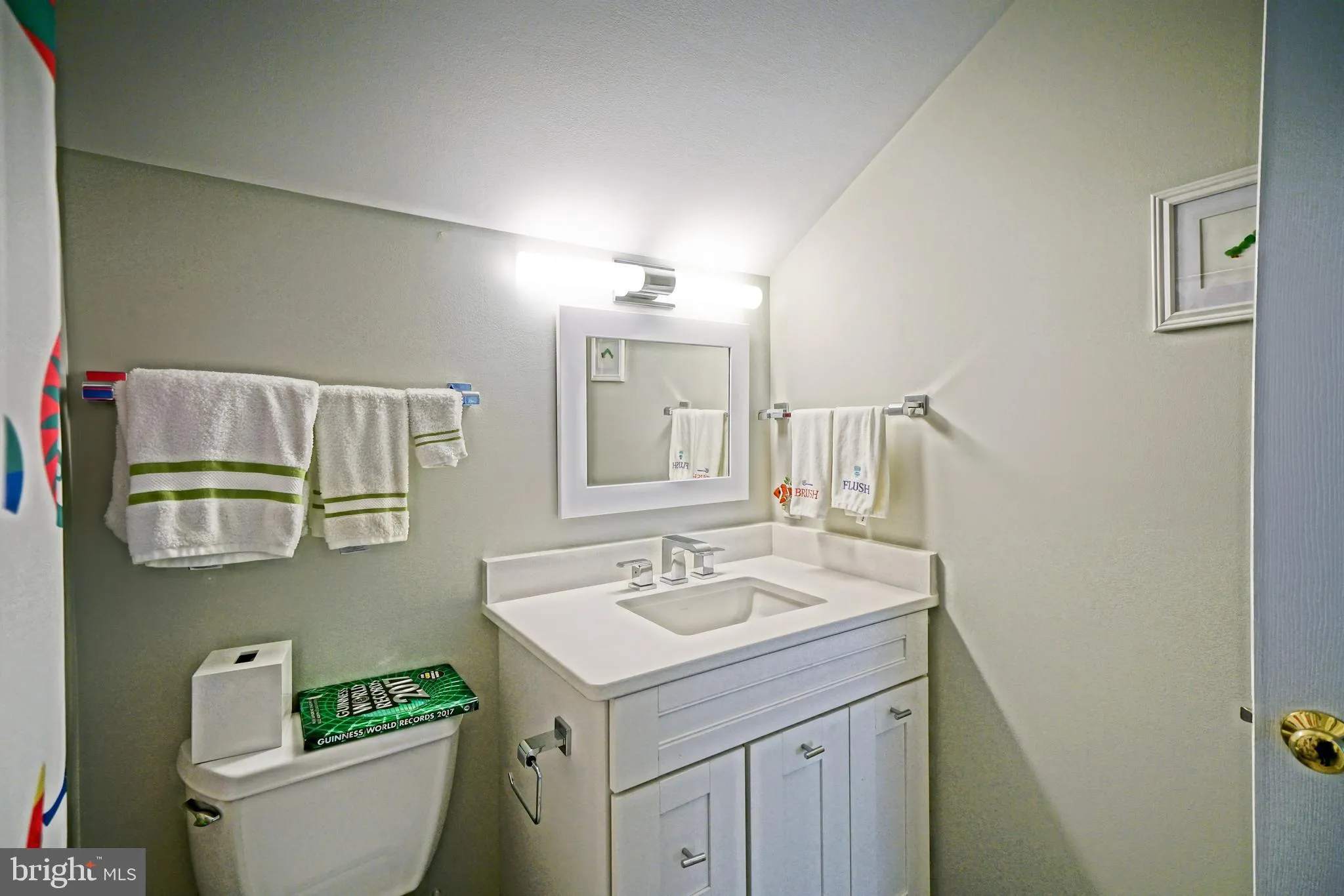 Rehoboth Beach, Delaware 19971, United States, 4 Bedrooms Bedrooms, ,5 BathroomsBathrooms,Residential,Pending,28645