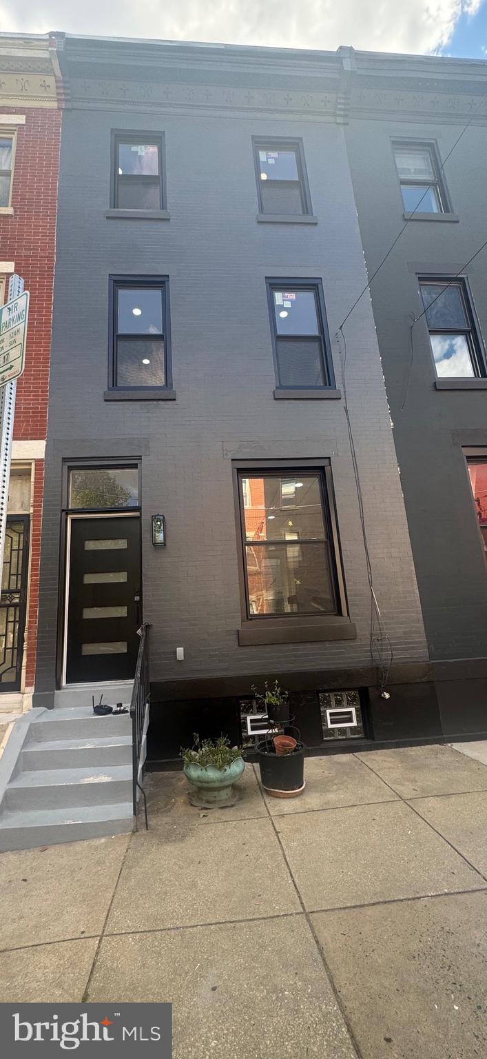 Welcome to this stunningly renovated five-bedroom, two-and-a-half-bathroom residence in the heart of the desirable Fairmount/Francisville corridor. Every detail has been thoughtfully curated, from the striking black accents, beautiful kitchen design, LVP flooring and much much more.
On the main floor, you will find the chef inspired kitchen complete with ample cabinet storage plenty countertop, and stainless steel appliances. Functionality is seamlessly integrated with a convenient first-floor laundry room and access to a private, fenced-in backyard.
The second level hosts three generously sized bedrooms and a hallway bathroom. Ascend to the third floor to discover a private sanctuary featuring two additional bedrooms, including the magnificent primary suite. The bathroom is a masterpiece, offering a spa-like experience with its elegant double vanity and a luxurious stand-alone soaking tub and shower.
This home is perfectly located only minutes away from the vibrant culture and commerce of Downtown Philadelphia, this turnkey property is a rare opportunity to own a home where modern luxury and prime location converge. Schedule your private tour today.