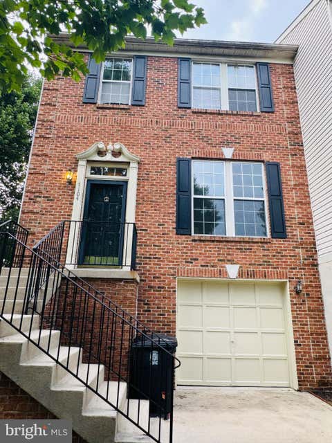 Townhouse For Sale - 7104 Chickweed Ct<br/> CLINTON, MD 20735