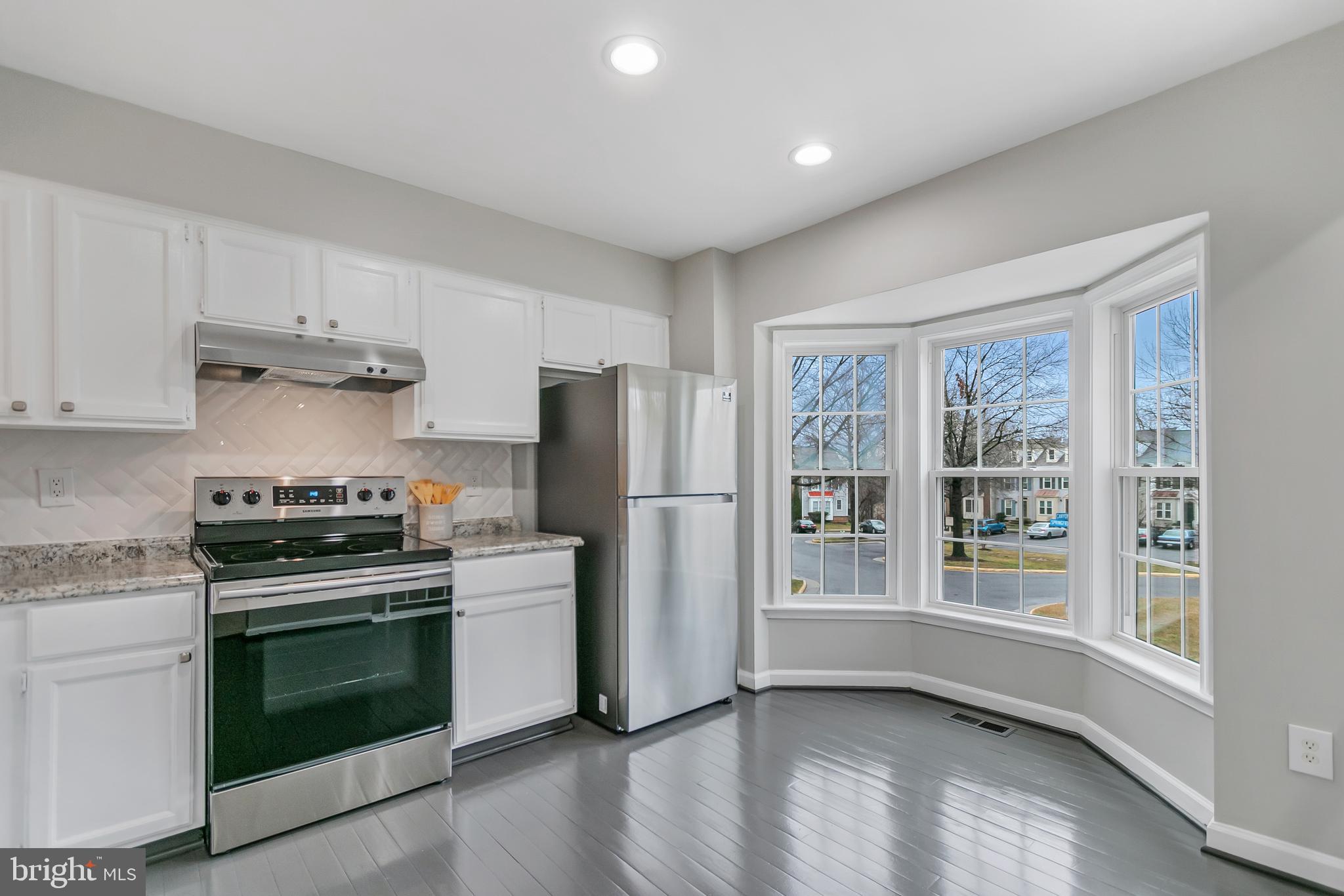 SPRINGFIELD OAKS - Residential