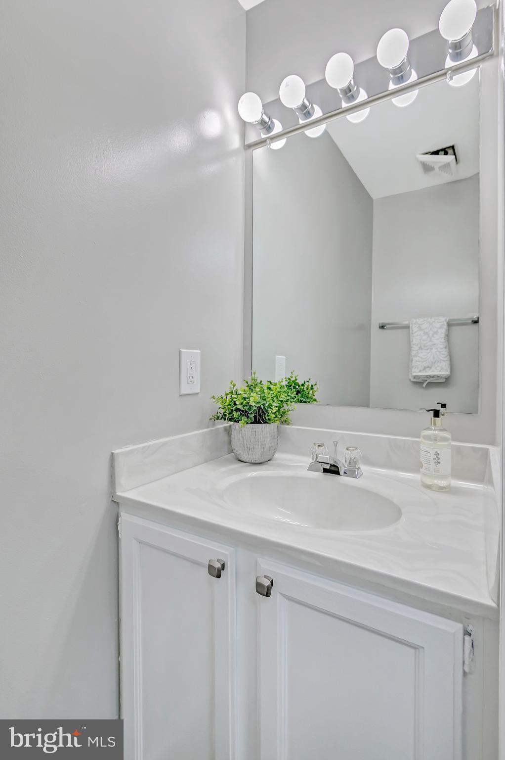 SPRINGFIELD OAKS - Residential