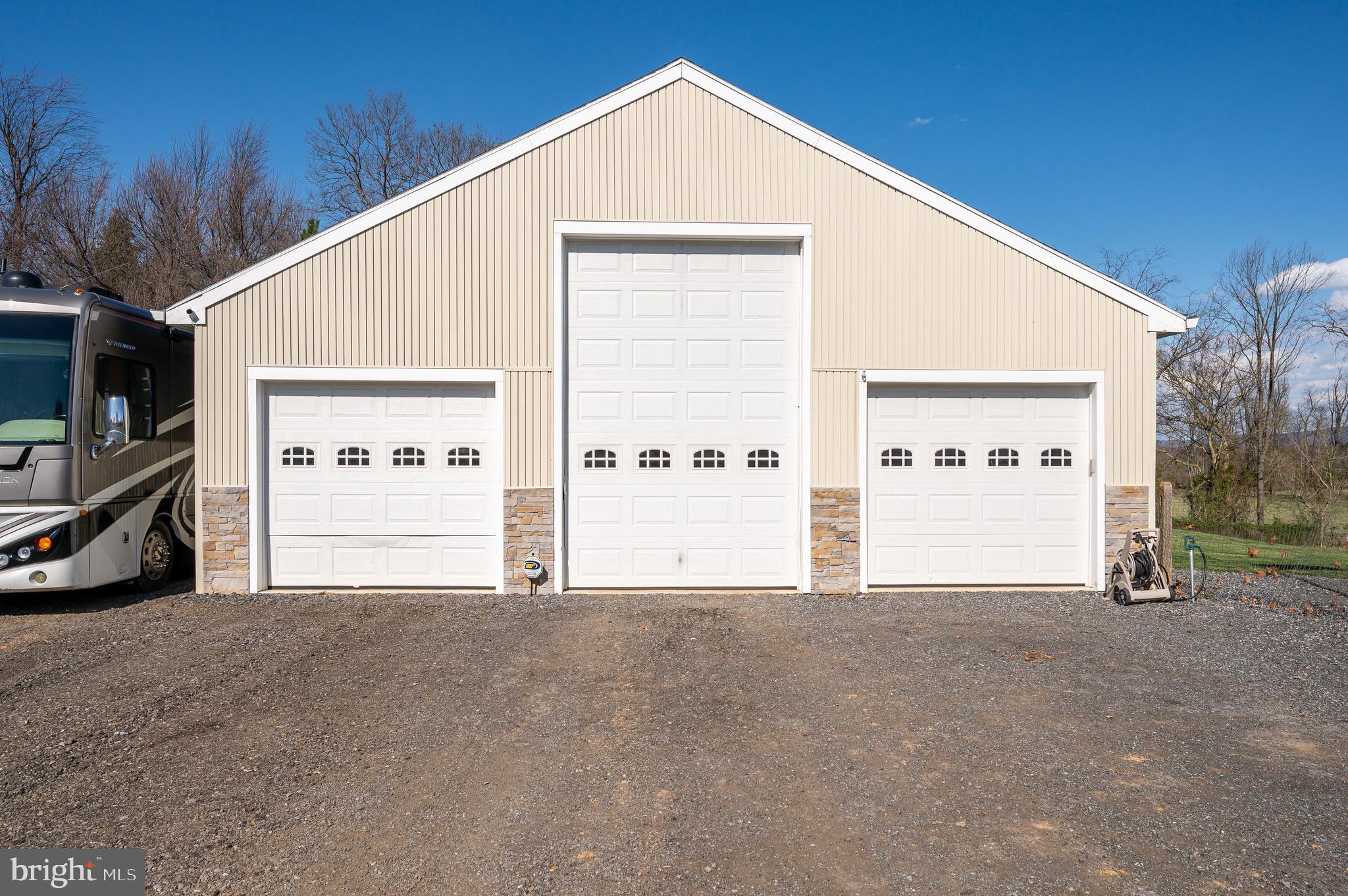 STEEPLE CHASE - Residential