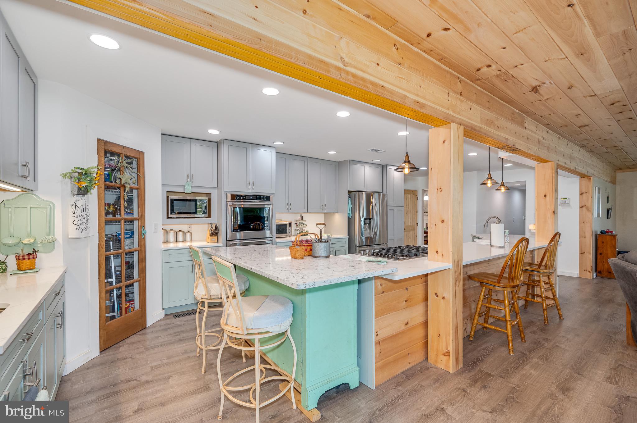 STEEPLE CHASE - Residential